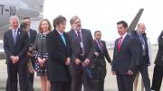 El presidente de Argentina llega para la posesión de Rodrigo Paz