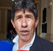 Presidente de Asamblea niega compra de camisas y contradice a Romina Salazar