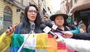 Evistas cuestionan al gobierno de Rodrigo Paz por retiro de la Wiphala del Palacio Quemado