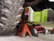 Septuagenario murió al caerle un gato mecánico encima en Maracay