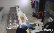 La Plata: asalto armado en una heladería de Av. 7: le apuntaron a un empleado