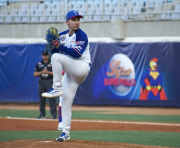 Tiburones blanqueó 4-0 a Caribes con sólida apertura de Eric Pardinho en Macuto