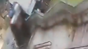 Milagro en São Paulo: Auto cayó espectacularmente por unas escaleras y su conductor salió casi sin heridas