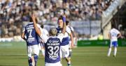 Gimnasia venció 2 a 0 a Vélez en el Bosque y quedó cerca de los octavos de final