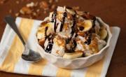Receta clave para el calor del verano 2026: cómo hacer helado de banana split saludable