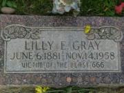 Lilly Gray, víctima de la bestia, descansa en la tumba más misteriosa del mundo