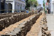 Inician reparación del enlosetado en calles del centro histórico de Santa Cruz
