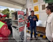 Paz baja del vehículo presidencial y constata la mejora de la provisión de carburante