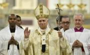 El Papa busca poner freno a los “curas creativos”