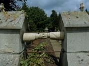 El matrimonio que sigue unido después de 140 años de muertos