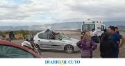 Milagro en la Ruta 40: un Peugeot 208 fue arrastrado por un camión