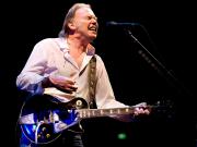 Oasis, Lennon y Cobain: cómo una frase de Neil Young cambió la historia del rock