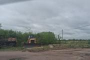Discusión entre personal de Vialidad y vecinos por el derribo de un rancho en Ruta 92