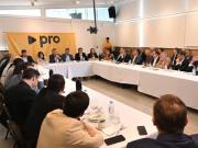 Tensión en la cumbre del PRO: expulsaron a Agost Carreño de la reunión partidaria