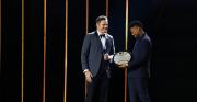 Acuña recibe el premio al Regreso del Año