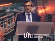 El presidente de la UIA criticó a Caputo