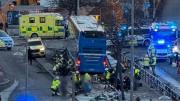 Tragedia en Suecia: Varios muertos y heridos tras chocar un autobús con una marquesina (+Fotos)