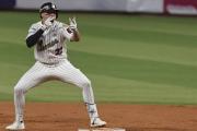 Yonathan Daza vive su consagración en la LVBP con los Leones del Caracas