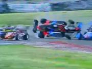 Impresionante choque y vuelco en la Fórmula 3 Metropolitana: Gianfranco Barbara destrozó su auto en La Pampa y se salvó de milagro