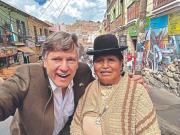La Paz turística: La calle de las brujas, la salteña y los paceños sedujeron a Landau y Boric