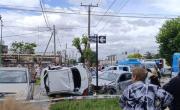 Violento choque y vuelco en San Carlos: un hombre debió ser hospitalizado