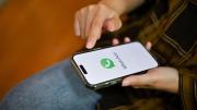 Sacudir el teléfono para reportar fallas en WhatsApp, la nueva función de la aplicación