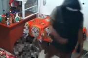 Entró a robar, le pegó un cachetazo a la hija del dueño y fue reducido a golpes por el propietario