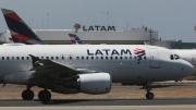 Latam cancela nuevos vuelos por huelga de pilotos