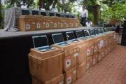 Entregan 1.466 computadoras a estudiantes a tres semanas del fin de las clases
