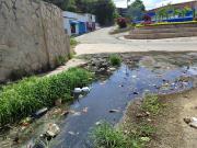 Vecinos denuncian brote de aguas servidas en el sector Tico Rico