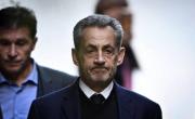 Sarkozy le “saca el jugo” a su tiempo en la cárcel