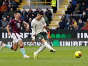 Enzo Fernández selló el triunfo de Chelsea, que da pelea en la Premier y le metió presión al Arsenal