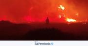 Evacuaron a vecinos por un incendio en una fábrica de plásticos