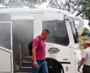 Con hielo y agua sofocaron incendio dentro de una unidad del transporte público en la vía Machiques-Maracaibo