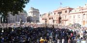 La irrupción barrabrava, el pedido de Cristina Kirchner y los cinco minutos de pánico: el día que el velorio de Maradona puso en jaque a la Casa Rosada