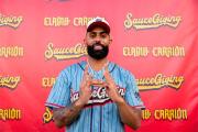 Eladio Carrión reúne a deportistas y artistas para celebrar 'Saucegiving' en Puerto Rico