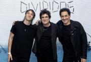 Divididos sacó su disco homónimo Divididos, una retrospectiva sónica y reflexiva hacia el futuro de la banda