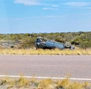 Murió una mujer en un vuelco sobre la Ruta 23, en Valcheta: hay una persona gravemente herida