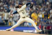 MLB: Freddy Peralta ya forma parte de la historia de Milwaukee con estos registros