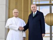 El Papa llegó a Ankara en su primer viaje internacional: homenaje a Ataturk y encuentro con Erdogan