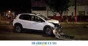 Aparatoso choque entre una moto y una camioneta en Chimbas