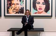 Johnny Depp lleva a Tokio su caótico arte en el debut internacional de 'A bunch of stuff'