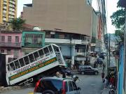 Vehículo de la GNB colisionó cerca de Miraflores tras perder los frenos