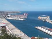 Llegan barcos con mercancía navideña