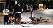 Violento choque entre una moto y una camioneta en Capital