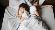 ¿Por qué las mujeres necesitan dormir más que los hombres? La explicación de especialistas