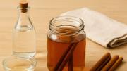 Por qué se recomienda mezclar canela con vinagre y cuáles son los beneficios al hacerlo