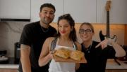 ¡Rosalía sorprendió a sus fans e hizo empanadas salteñas con dos influencers!
