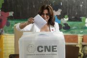 Elecciones en Honduras: la candidata oficialista Rixi Moncada llamó a la población a votar “sin temor”