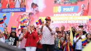 Maduro: No nos han sacado ni un centímetro del camino con su terrorismo psicológico